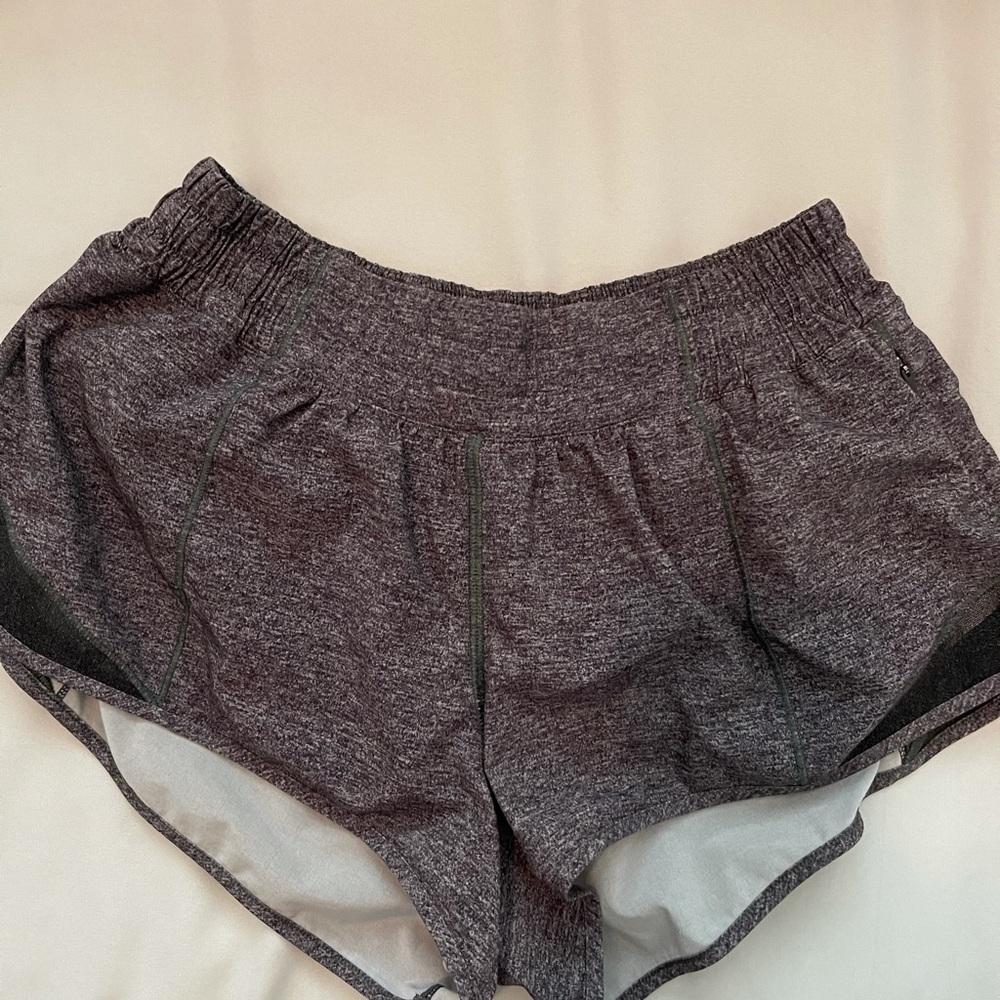 Brand New Lululemon hotty hot 2.5” shorts